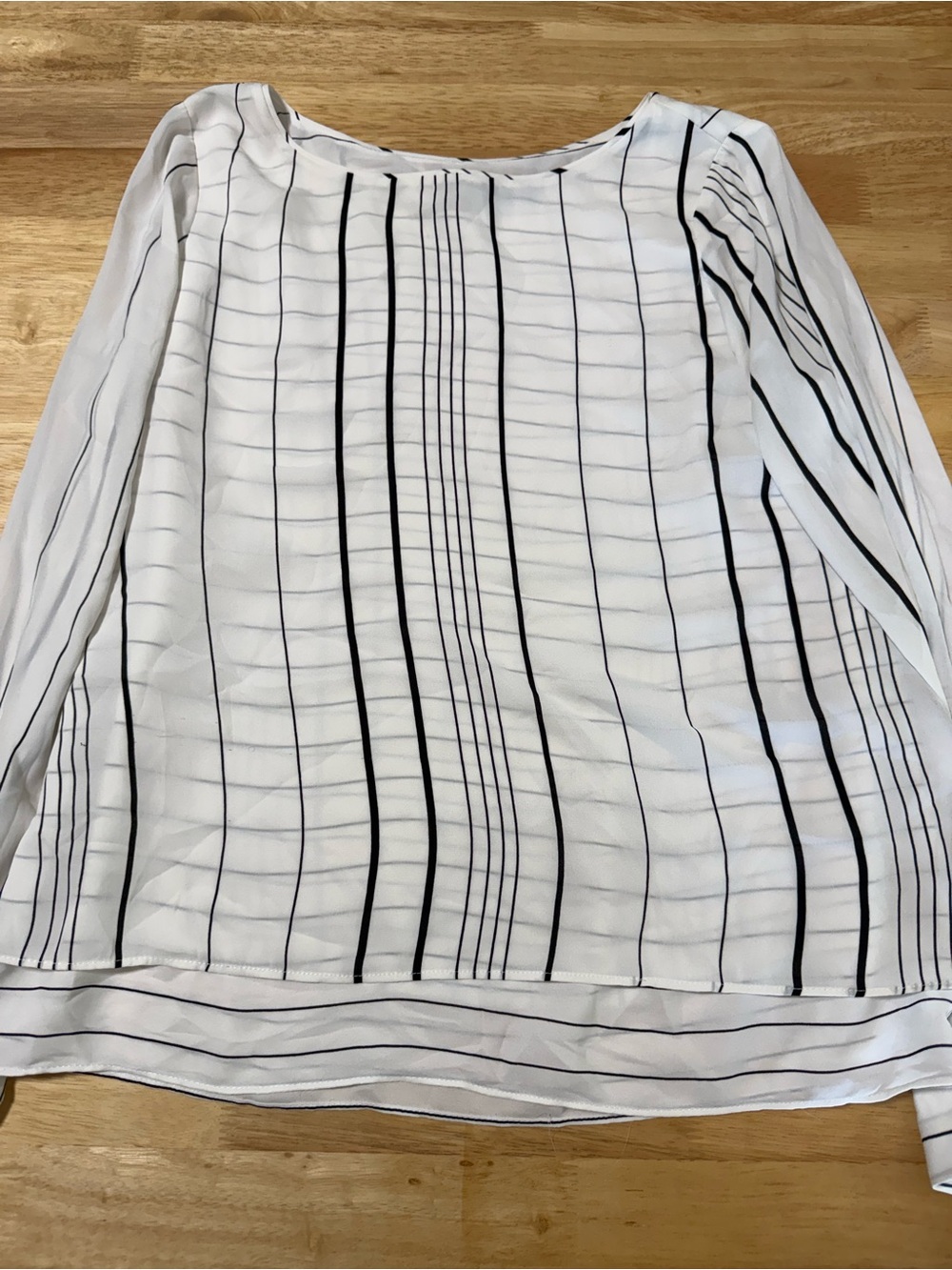 Women’s White House Black Market Striped Blouse Size 6 White Black